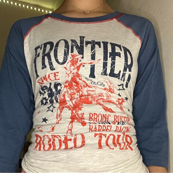 great condition. Frontier Days Baseball Style Tee from Rock&Roll Cowgirl - Picture 1 of 6